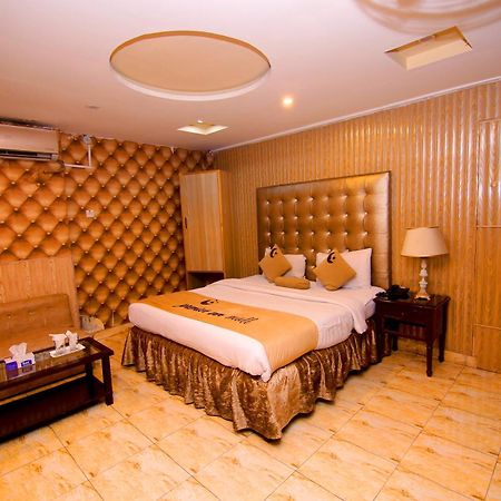 Premier Inn Mall لاهور المظهر الخارجي الصورة