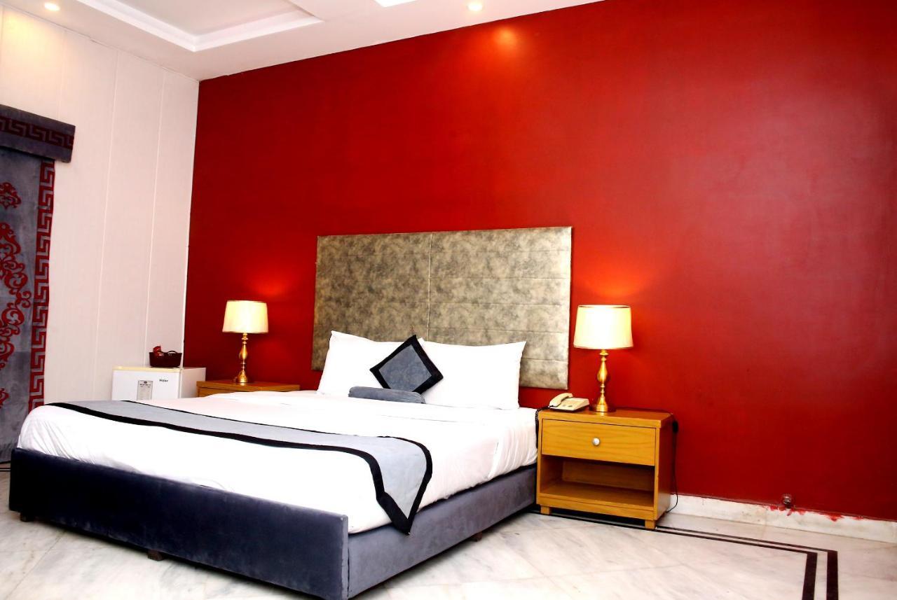 Premier Inn Mall لاهور المظهر الخارجي الصورة